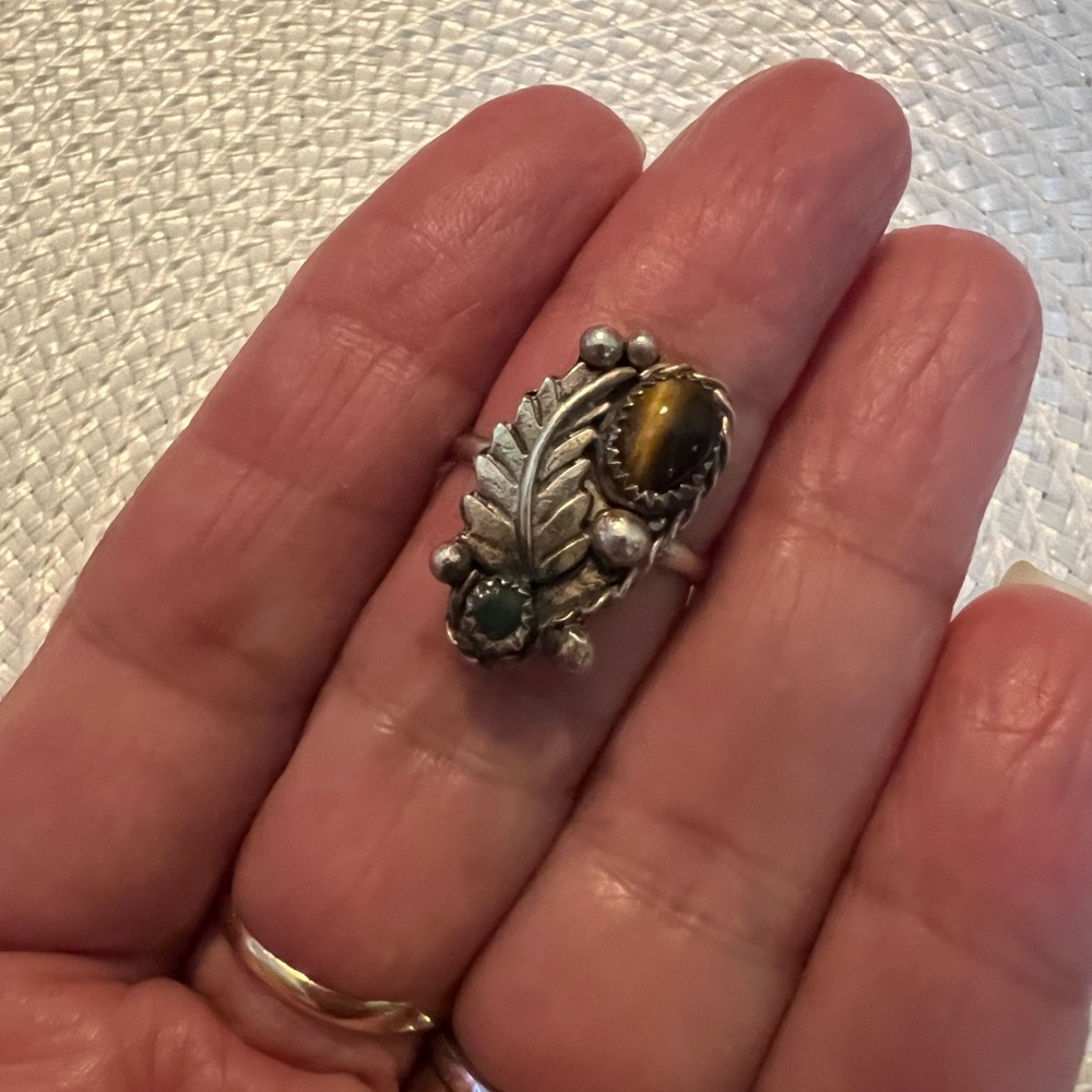 Vintage Phil Zachary Native Tiger Eye n Aventurine Sterling Leaf Ring